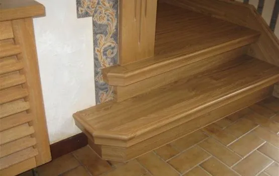 Renovierte Eichentreppe in einem Altbau